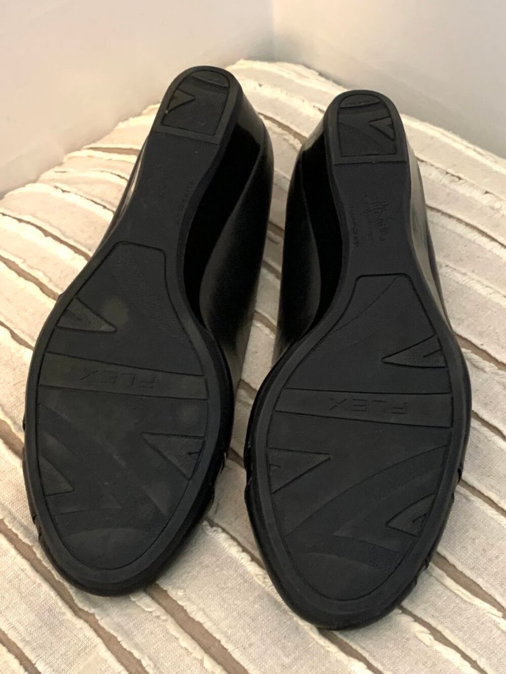Life Stride Faris Wedge Pumps - Picture 7 of 7